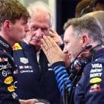 Max Verstappen ve Helmut Marko Bahreyn 2024'te konuşurken. Verstappen transferi detayı.