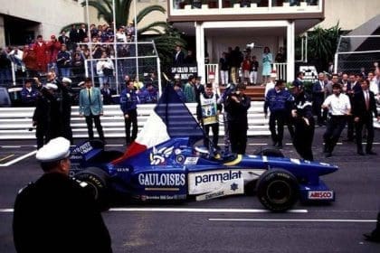 Olivier Panis'in 1996 Monaco Grand Prix zaferi kutlaması, Ligier aracıyla