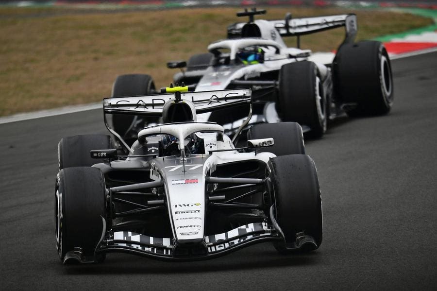 Cadillac F1 girişi için Sergio Perez ve Cadillac Racing görseli