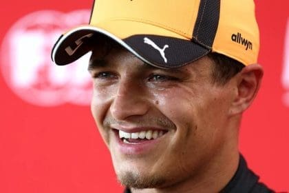 Lando Norris ve McLaren MCL38, Miami Grand Prix'sinde yarışırken