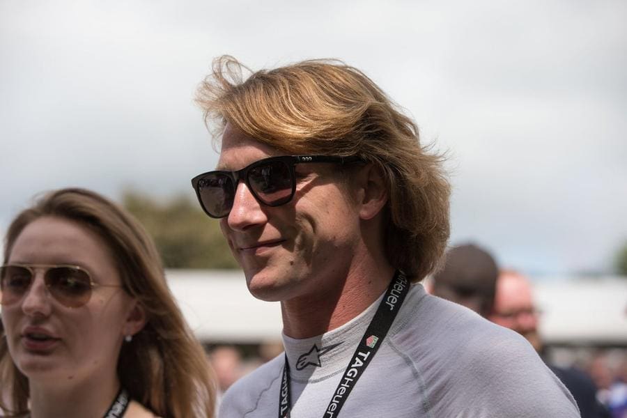 James Hunt'ın oğlu, babasının anısına saygı duruşunda bulunuyor