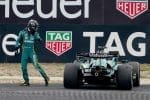 Lance Stroll, Aston Martin F1 programı aracıyla pistte, yarış aksiyonu