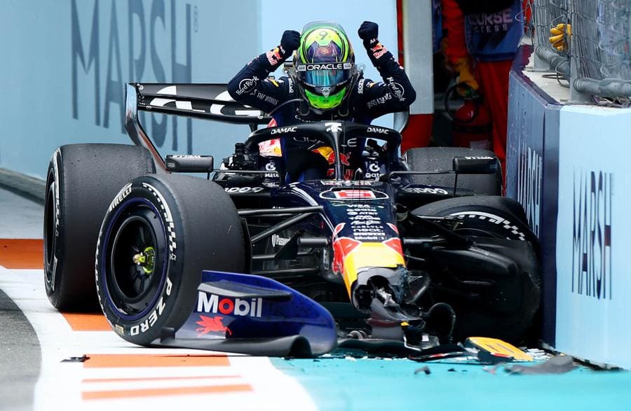 F1'in geleceği hakkındaki tartışmaları yansıtan bir görsel