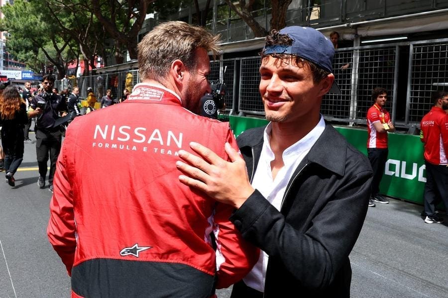 Formula E aracı, Formula E F1 rekabetini simgeliyor