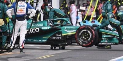 Lance Stroll, Aston Martin AMR24 aracıyla pit alanında, Çin GP