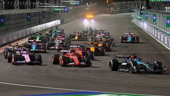 Las Vegas GP pistinde gece yarışı atmosferi ve ışık gösterileri