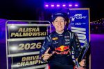 Alisha Palmowski 2026 F1 Academy Drivers Champion resmi şampiyonluk fotoğrafı Red Bull tulumu kupa gece COTA Austin