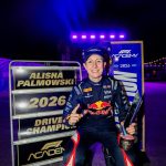 Alisha Palmowski 2026 F1 Academy Drivers Champion resmi şampiyonluk fotoğrafı Red Bull tulumu kupa gece COTA Austin