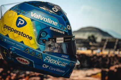 Fernando Alonso özel Pepperstone kaskı Teotihuacan Aztec piramidi Mexico City GP 2026