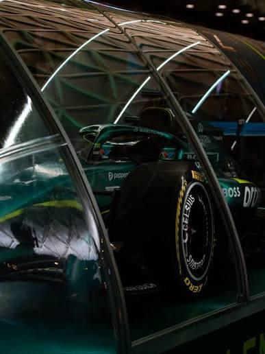Aston Martin F1 cam icinden yakin Pirelli Peppestone