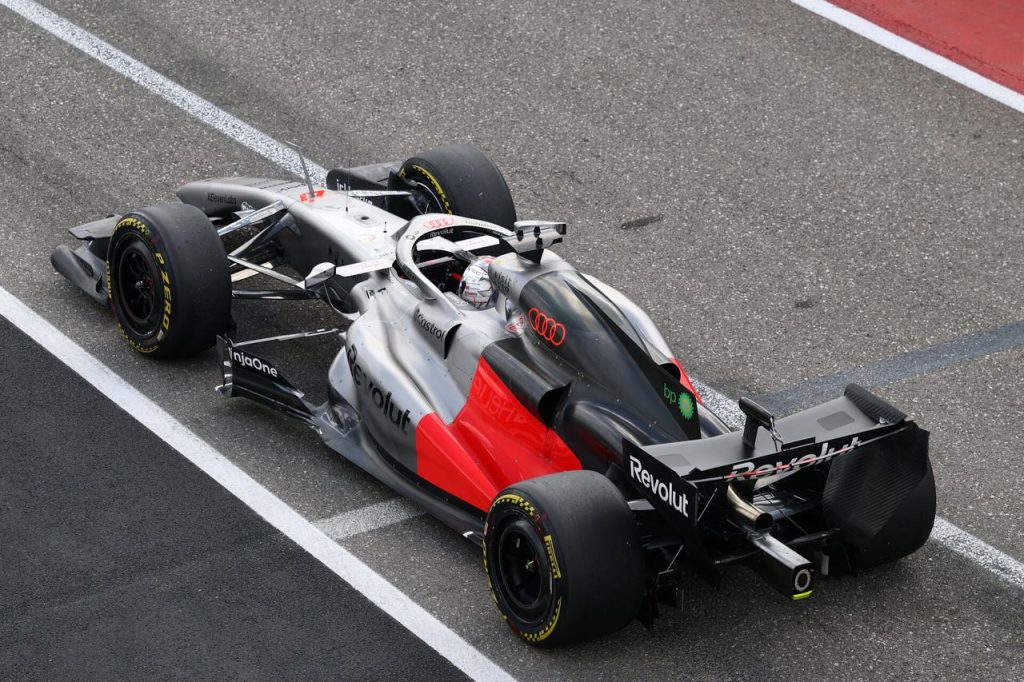 Audi R26 kusbakisi pit lane COTA ABD GP 2026 Revolut BP