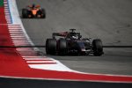 Audi R26 McLaren COTA yarış anında ABD GP 2026 kırmızı beyaz bordür