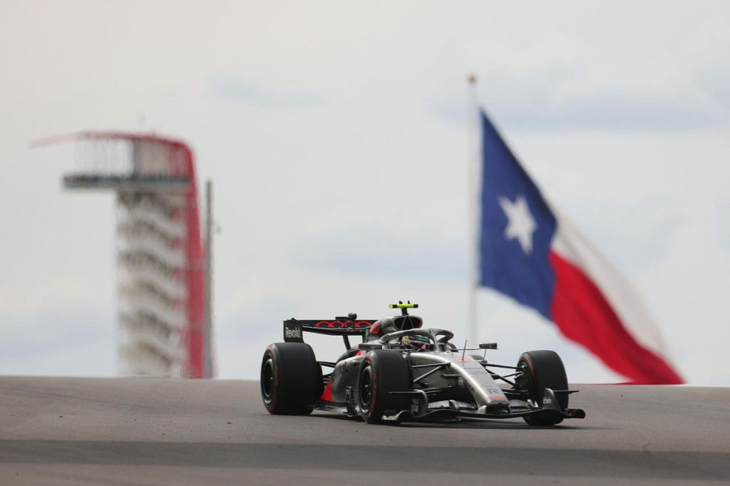 Audi R26 Revolut Texas bayragi COTA kule arka plan yaris ABD GP 2026