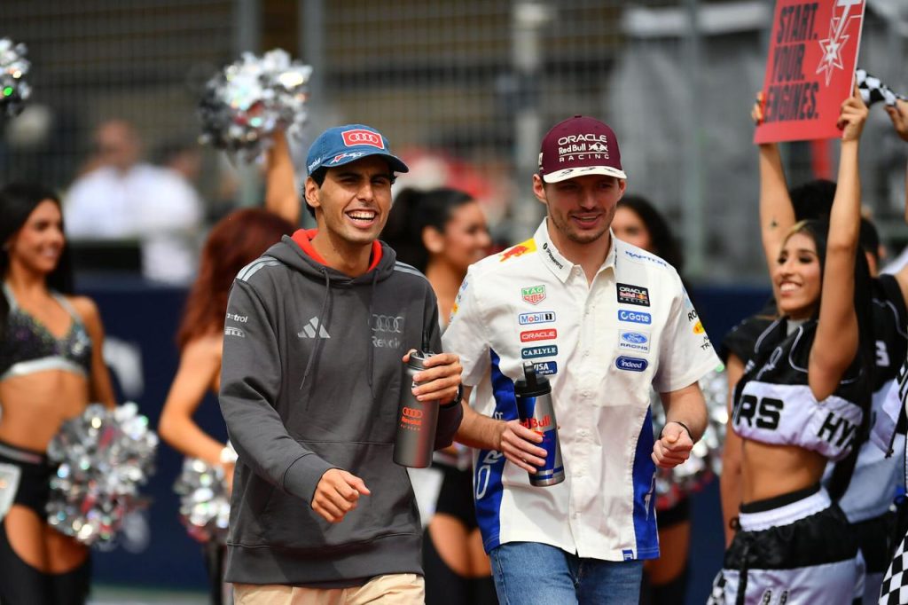 Gabriel Bortoleto Audi ve Max Verstappen Red Bull grid yuruyusu ABD GP 2026 COTA
