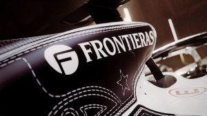 Cadillac F1 kovboy livery Frontieras sponsor — yıldız ve nakış dikiş detayı, #11 ön kanat, ABD GP Austin 2026