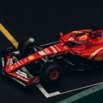 F1 2028 standart mesafe kuralı değişikliği — Formula 1 araçları pistte yan yana yarışıyor
