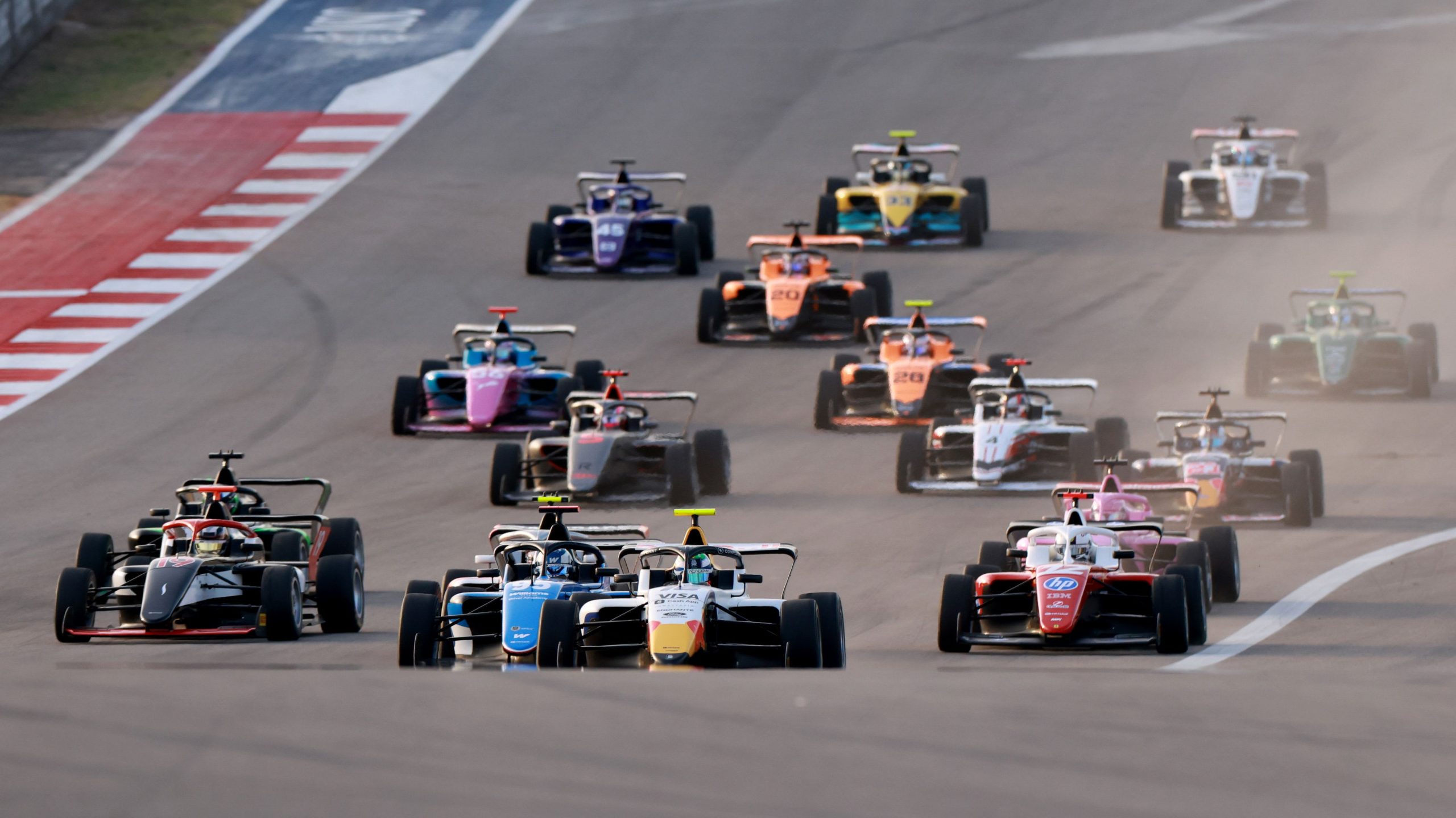 F1 Academy 2026 Reverse Grid yarış başlangıcı COTA Austin genel plan