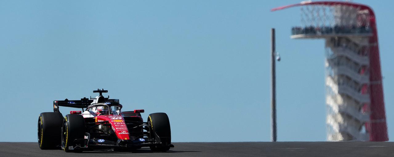 Ferrari F1 2026 COTA Austin pisti COTA kulesi arka plan Pirelli sarı lastik ABD GP