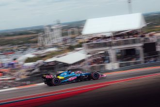 Pierre Gasly 10 Alpine BWT motion blur COTA Austin ABD GP 2026 yaris panning