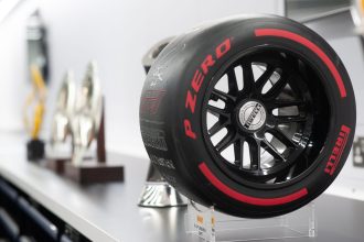 Mercedes'te 15 Yıl Sonra Canlı Pit Stop Şoku
