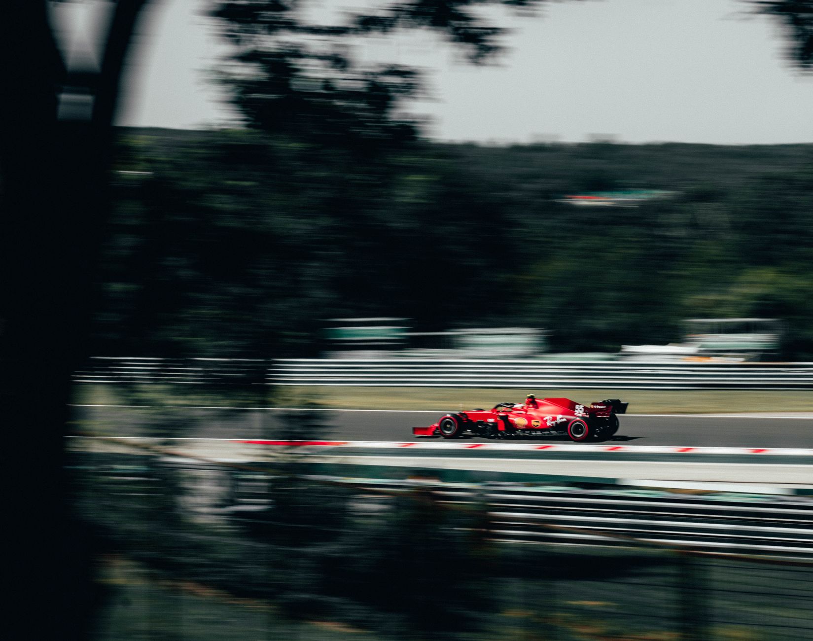 Red Bull radyosuz yarışmalı mı?