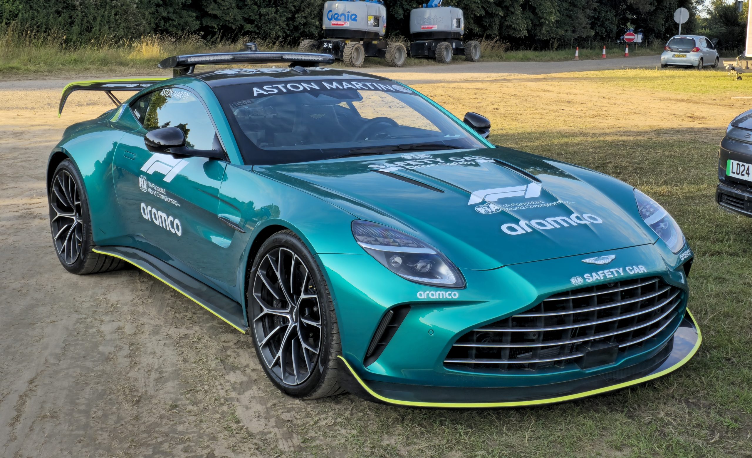 Aston Martin'in F1 İlhamlı Tek Koltuklu Canavarı Paul Ricard'da Test Edildi