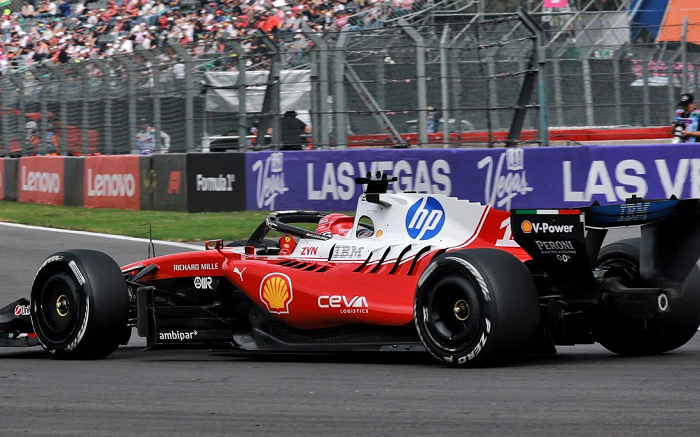 Leclerc Meksika TL1'de lider