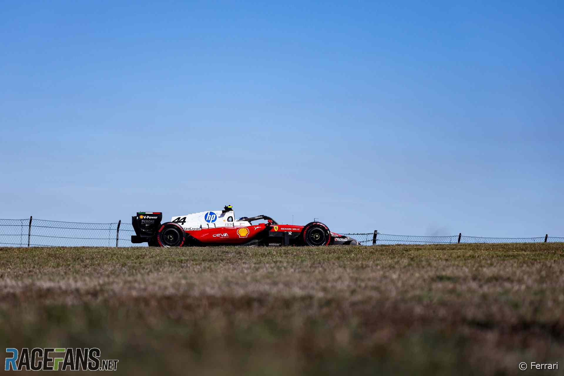 Ferrari COTA hakimiyetini Hamilton'la sürdürebilir mi?