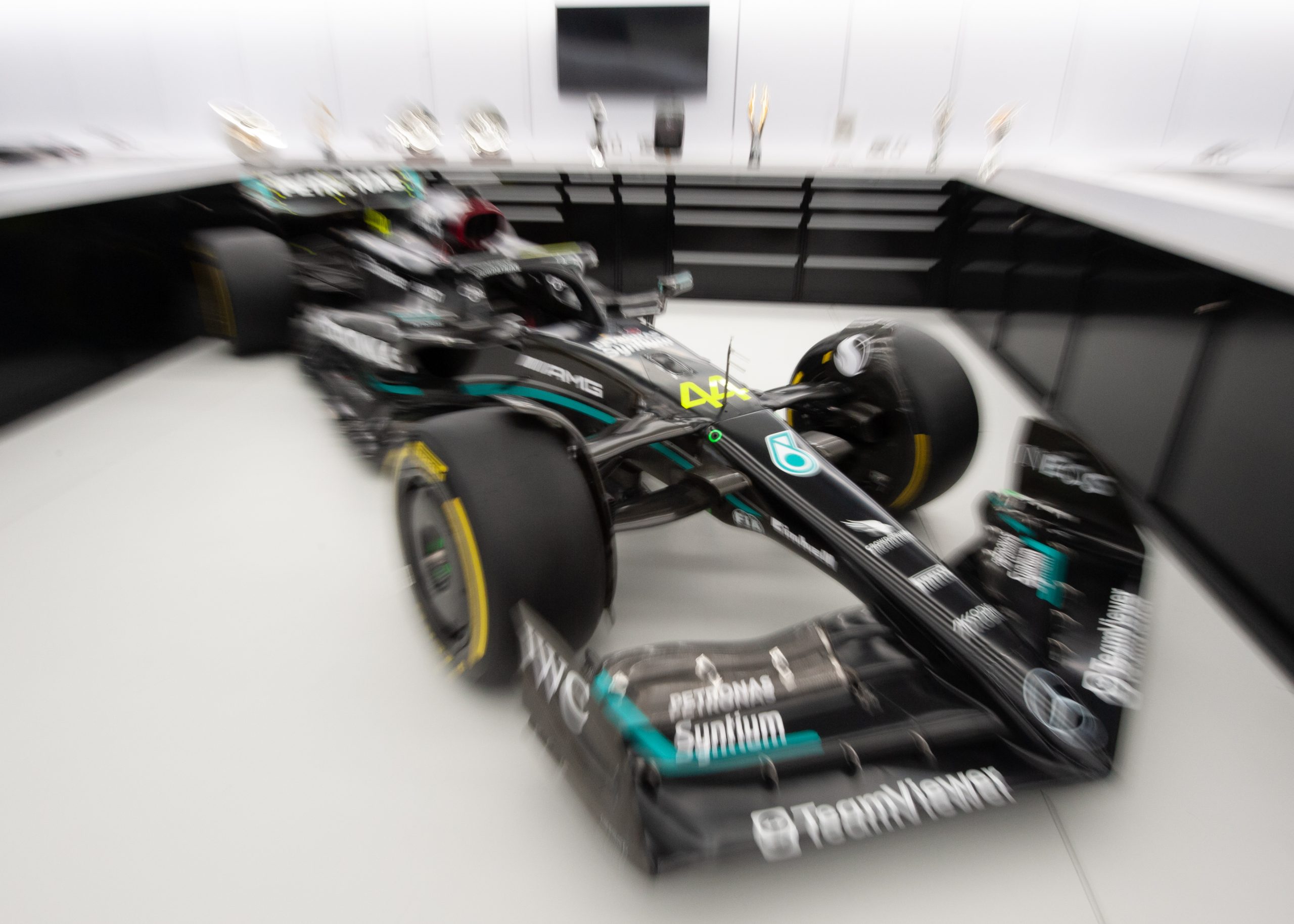 Mercedes ABD Grand Prix’sine Özel Tasarımla Sahne Aldı