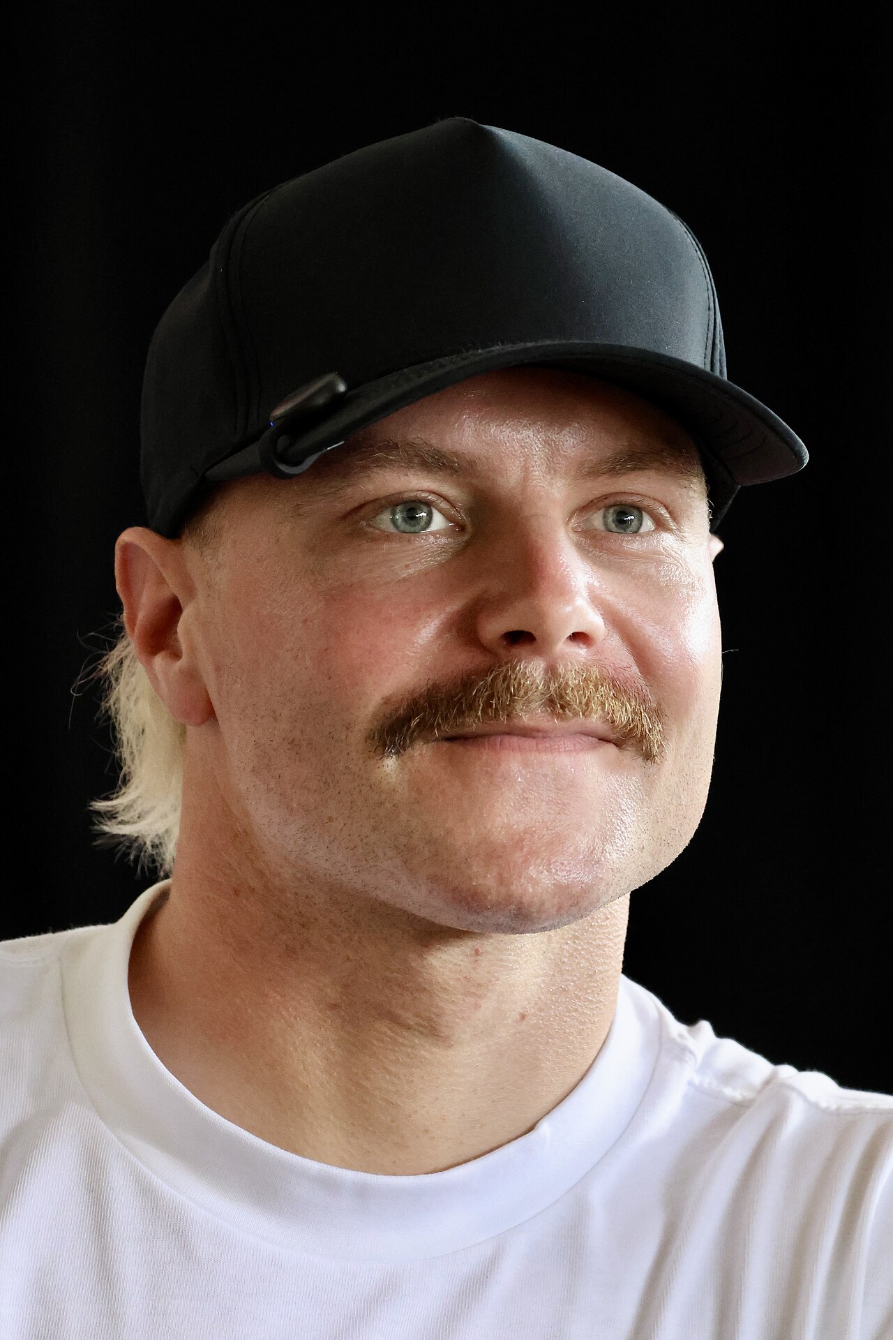 Bottas'ın Kaskı Gergedanlara 50 Bin Euro Kazandırdı