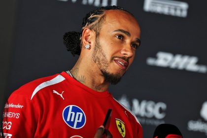 Hamilton 2030'a kadar F1'de kalabilir