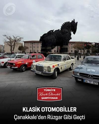 Klasik otomobiller Çanakkale Truva Atı önünde — 27. Bahar Rallisi 2026
