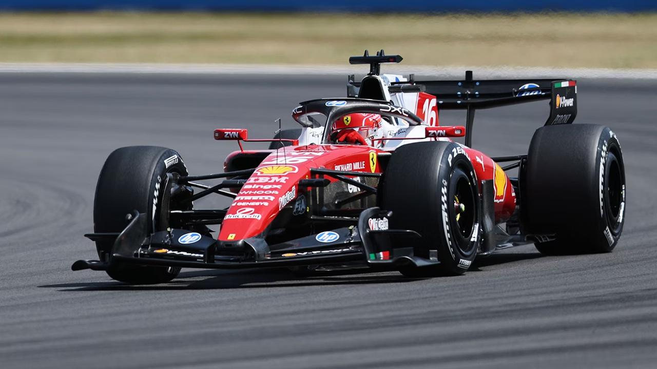 Charles Leclerc Ferrari SF-26 pist aksiyonu 2026 — numara 16