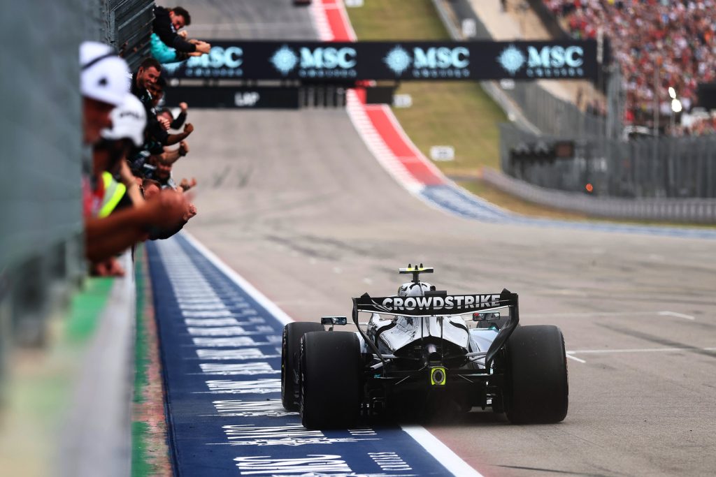 Mercedes W16 COTA yarış anı ABD GP 2026