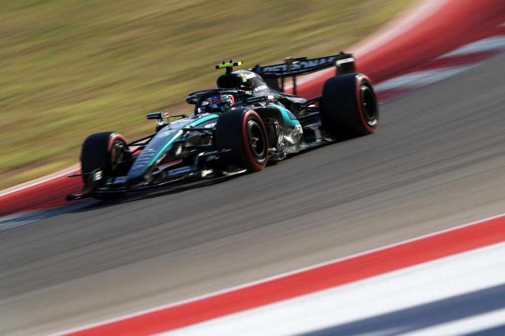 Mercedes W16 COTA panning diyagonal kirmizi beyaz bordur ABD GP 2026