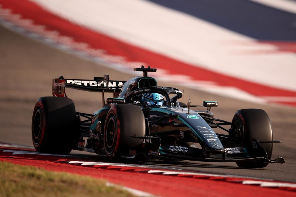 Mercedes W16 COTA yan profil aksam isigi bordur ABD GP 2026