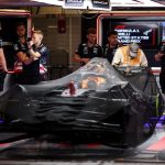 Red Bull garajı araç örtülü parc fermé FIA gözetmen sarı yelek ABD GP 2026 Austin COTA