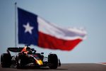 Red Bull F1 arabası Texas bayrağı önünde COTA ABD GP 2026