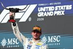 Max Verstappen podyumda kupa kaldiriyor Formula 1 MSC Cruises United States Grand Prix 2026