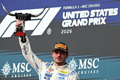Max Verstappen podyumda kupa kaldiriyor Formula 1 MSC Cruises United States Grand Prix 2026