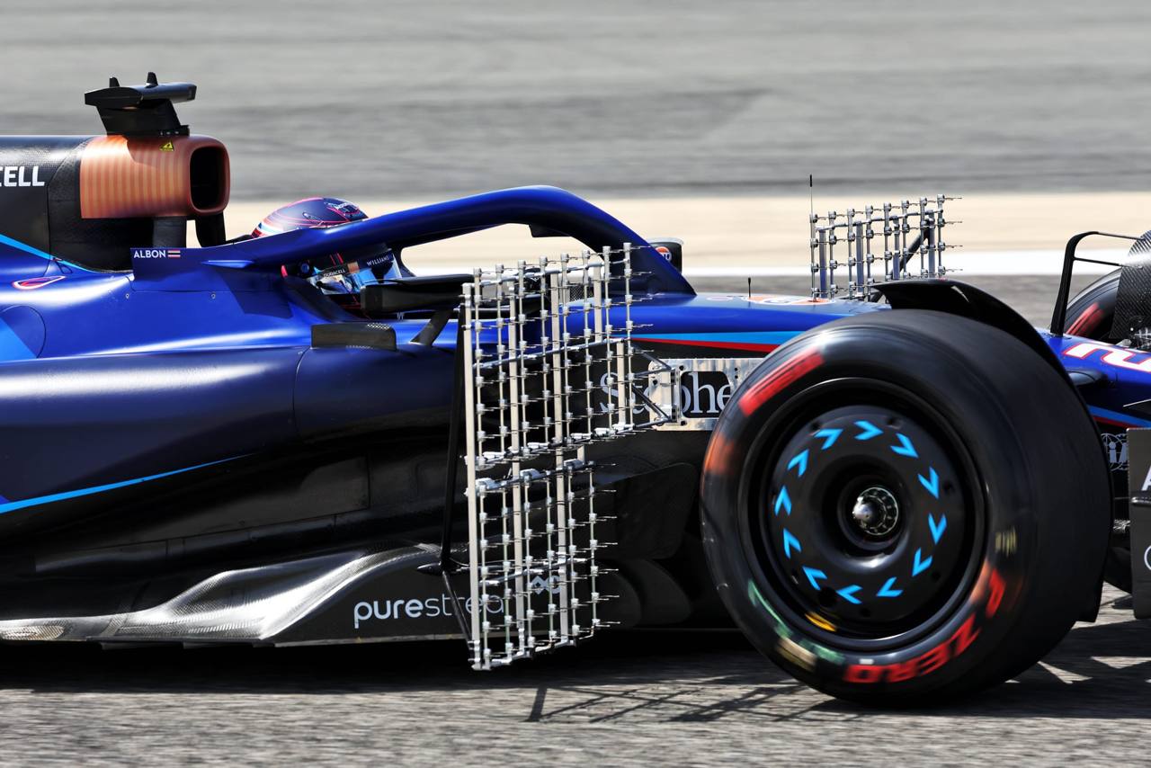 Williams Albon sidepod aero rake flow viz